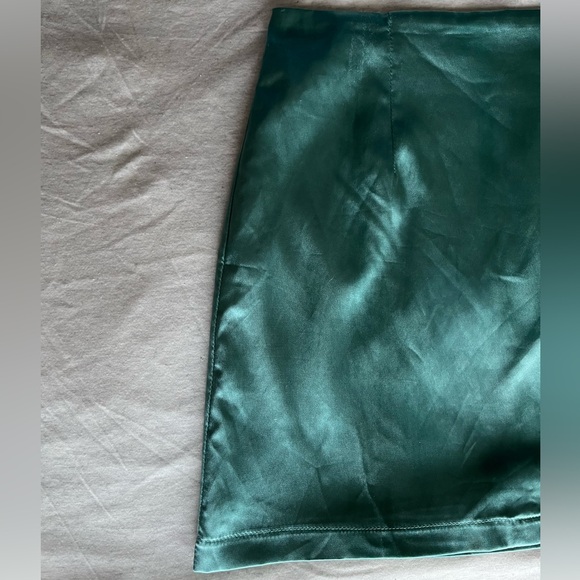 Forever 21 S Satin Skirt - Picture 4 of 9